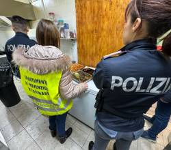 CONTROLLI-DELLA-POLIZIA-DI-STATO-IN-UN-RISTORANTE-ASIATICO-DISPOSTA-LA-CHIUSURA.-36-CHILI-DI-ALIMENTI-SEQUESTRATI-SANZIONI-PER-21-MILA-EURO.jpg