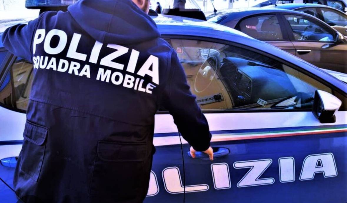 LA-POLIZIA-DI-STATO-ARRESTA-PUSHER-20ENNE.-NASCONDEVA-LA-DROGA-NEL-CONTATORE-DEL-GAS-DI-PALAZZO-NEL-QUARTIERE-SAN-GIORGIO.jpg