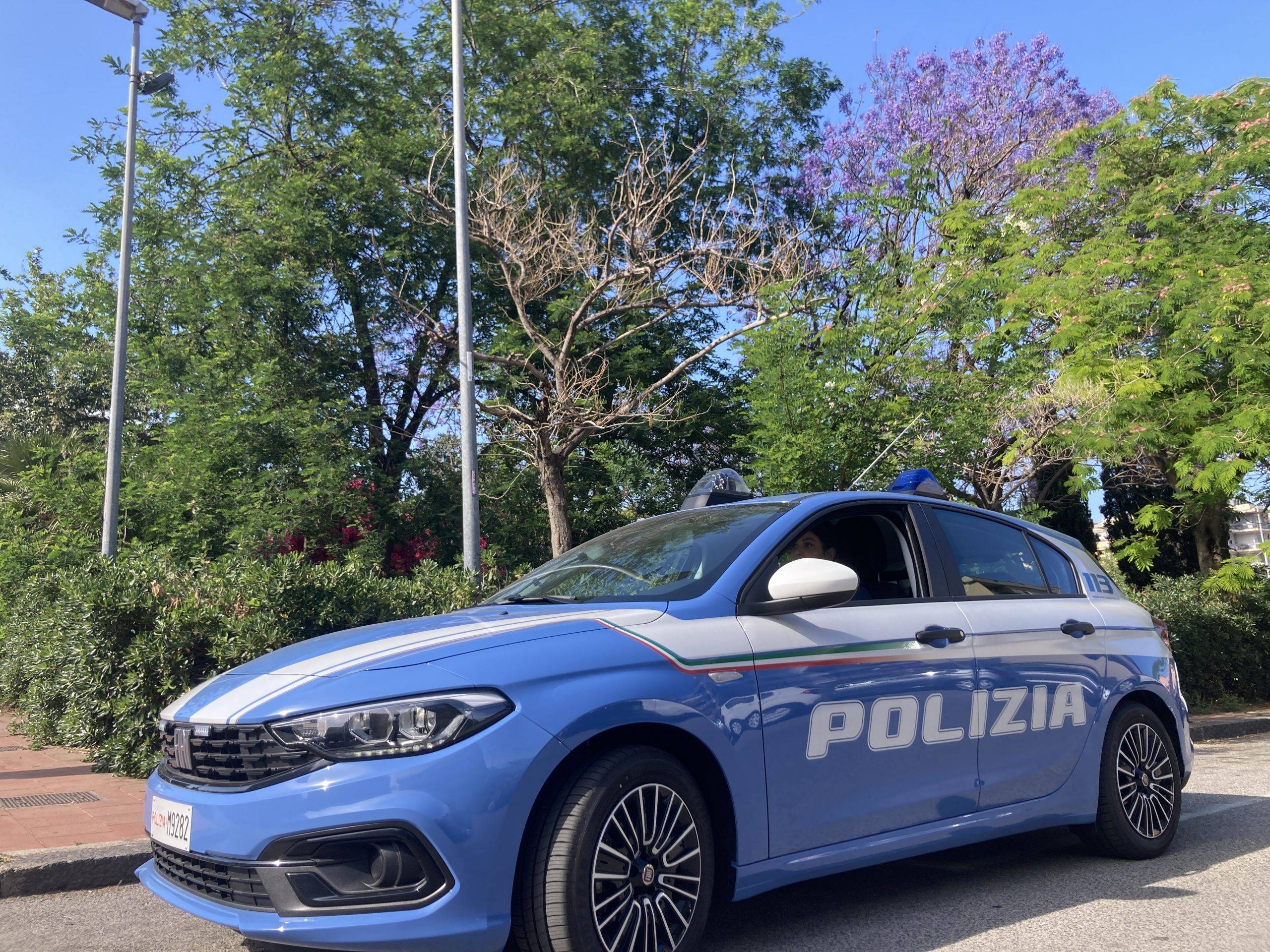 LA-POLIZIA-DI-STATO-ESEGUE-UN-PROVVEDIMENTO-DI-CONFISCA-DI-SECONDO-GRADO-scaled-1.jpg