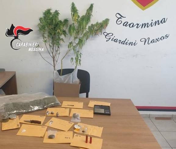 Lo-stupefacente-sequestrato-dai-CC-di-Taormina.jpg