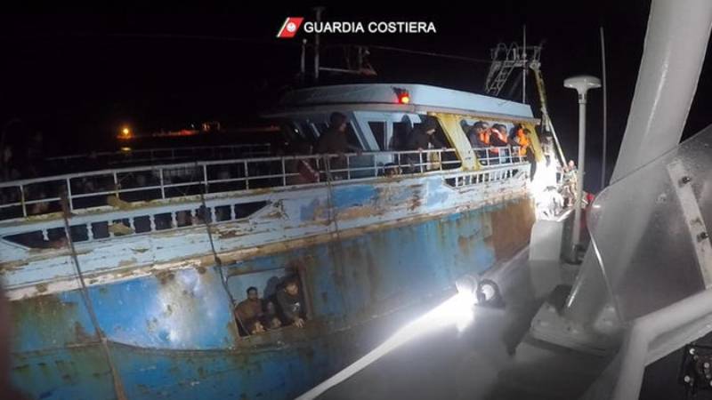 MIGRANTI.jpg
