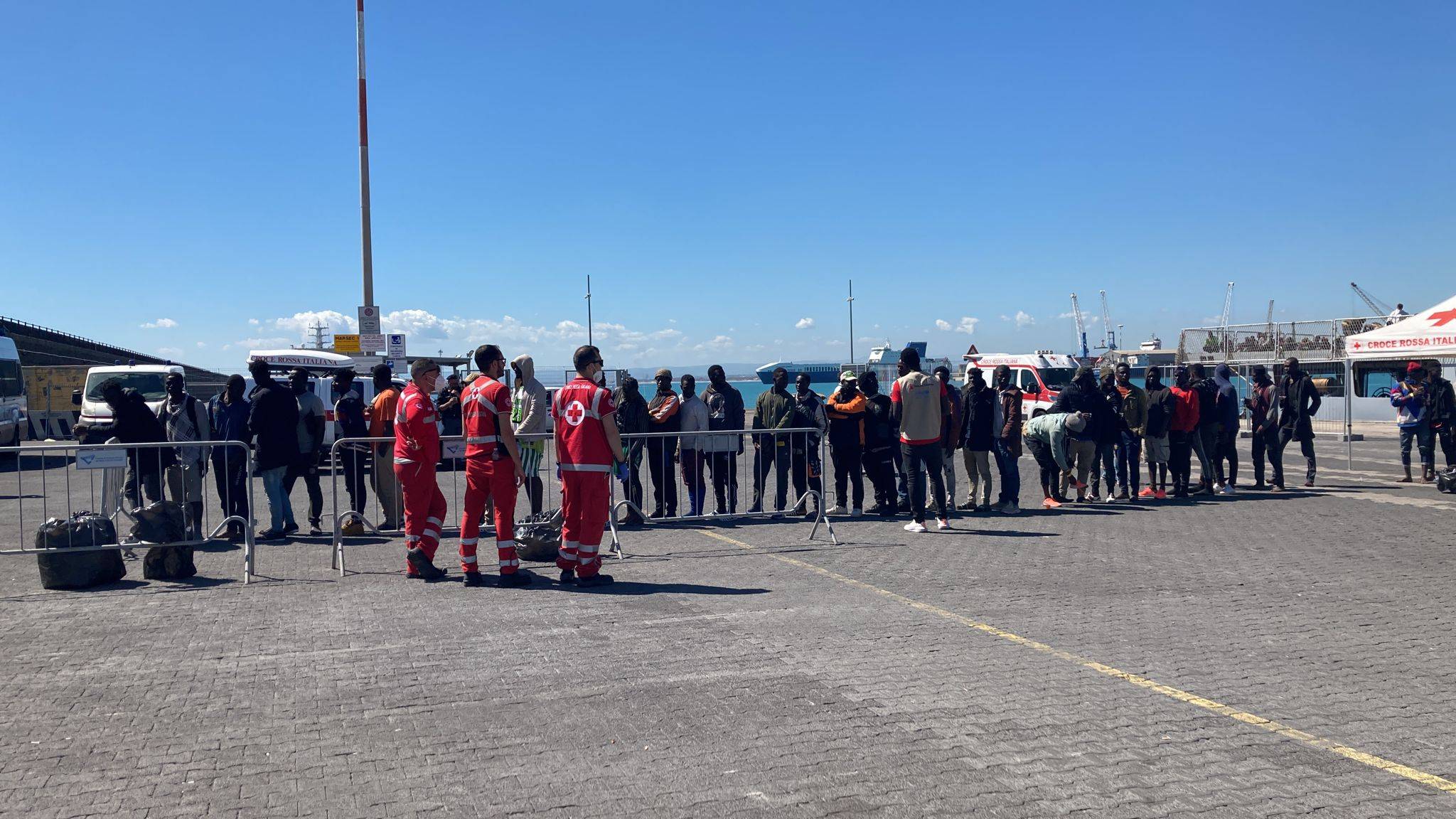 Porto-di-Catania-migranti-molo-di-Levante.jpg