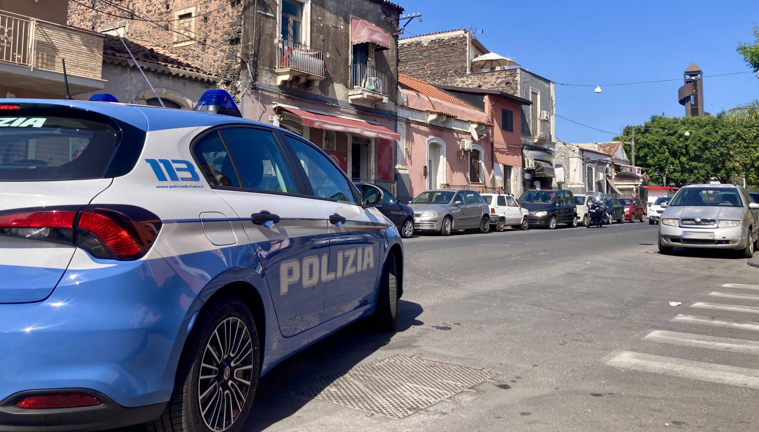 SORVEGLIATO-SPECIALE-SI-ALLONTANA-DA-CASA-PER-ANDARE-AL-CHIOSCO-DENUNCIATO-DAGLI-AGENTI-DEL-COMMISSARIATO-SAN-CRISTOFORO-scaled.jpg