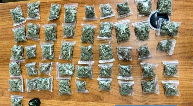 TROVATO-CON-45-BUSTINE-DI-STUPEFACENTE-LA-POLIZIA-DI-STATO-ARRESTA-UN-20ENNE-PER-DETENZIONE-AI-FINI-DI-SPACCIO-1.jpg