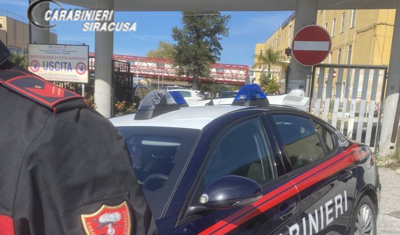 augusta-ospedale-muscatello-carabinieri.jpg