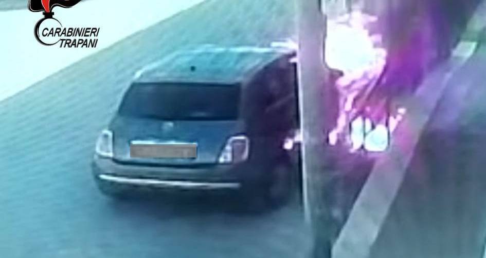 auto-incendiata-1.jpg