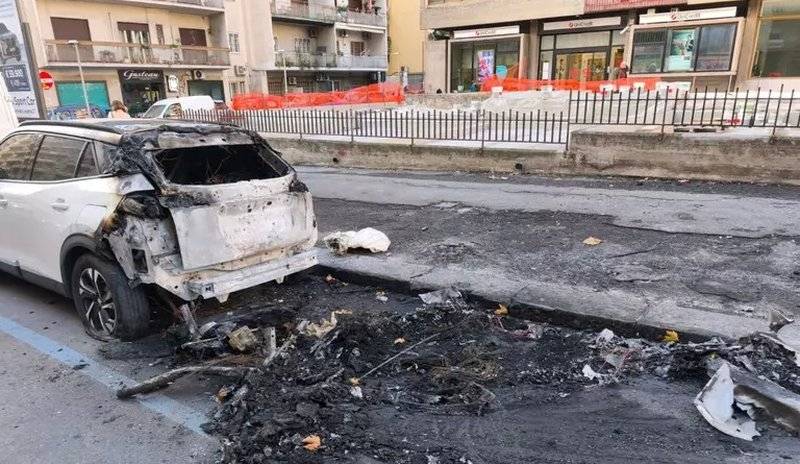 auto-incendiata.jpg