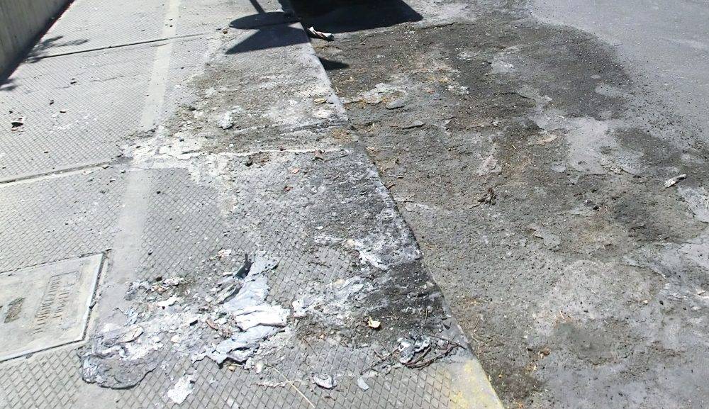cassonetti-dati-fiamme-in-passato-spazzatura-ci__-che-resta-del-rogo-1.jpg