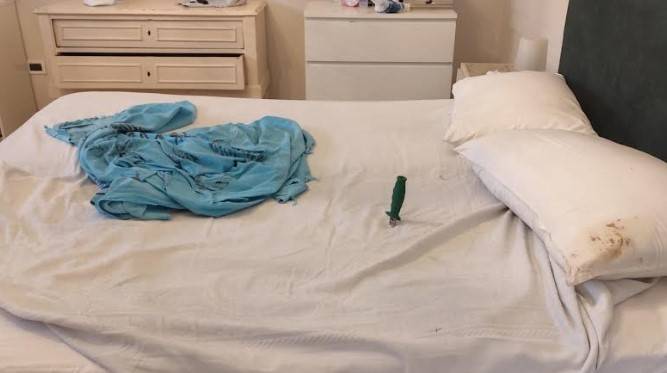 coltello-a-letto.jpg