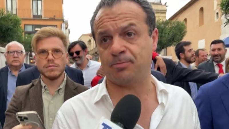 deluca-1.jpg