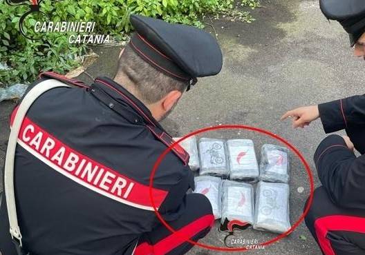 droga-carabinieri-catania.jpg