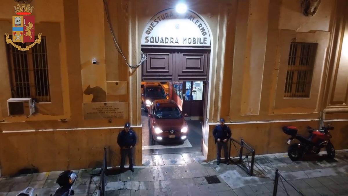 foto-Squadra-Mobile.jpg