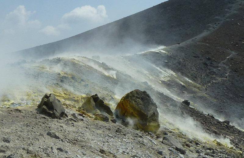 fumarole-Vulcano.jpg