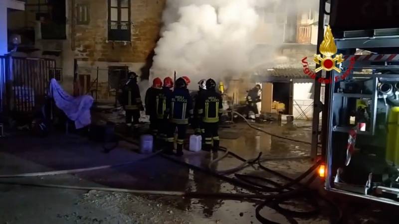incendio-palermo.jpg