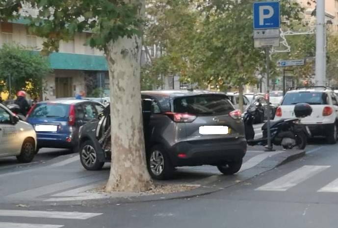 paolo-ferrara-parcheggio-selvagigo-corso-italia.jpeg