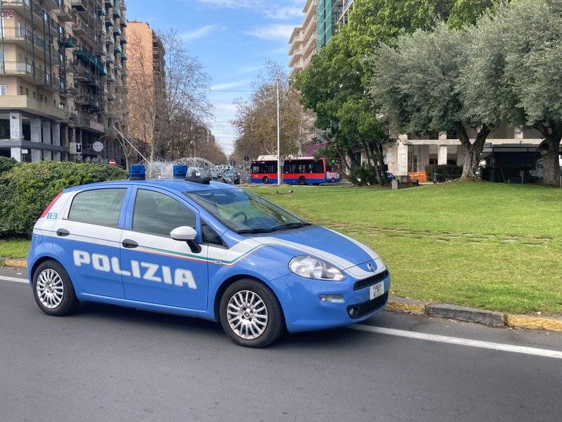 polizia-catania-2.jpg