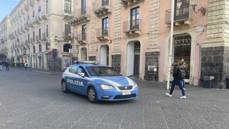 polizia-via-etnea.jpg