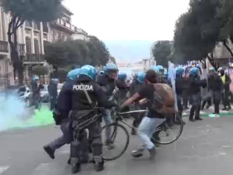 scontri-corteo-1.jpg
