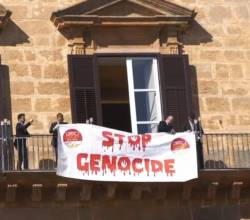 striscione-genocidio.jpg
